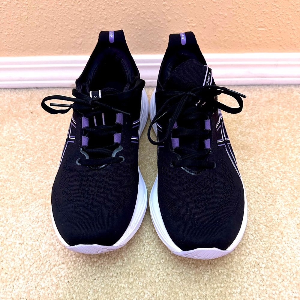 NWOT ASICS-Gel Nimbus 26, Women’s 8. Black/dusty purple.
